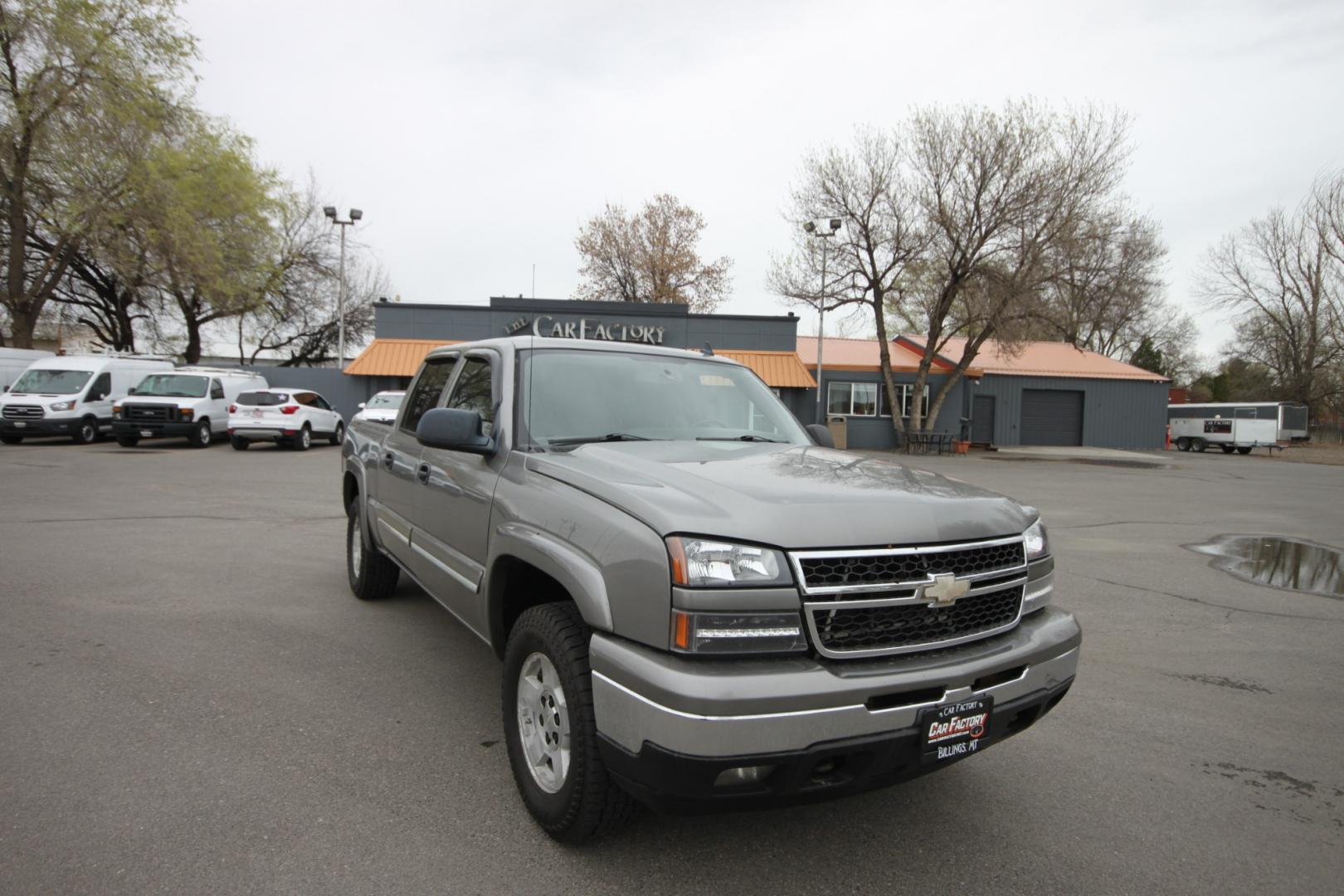 2006 Graystone metallic /dark charcoal Chevrolet Silverado 1500 (2GCEK13T161) , located at 4562 State Avenue, Billings, MT, 59101, (406) 896-9833, 45.769516, -108.526772 - Photo#2